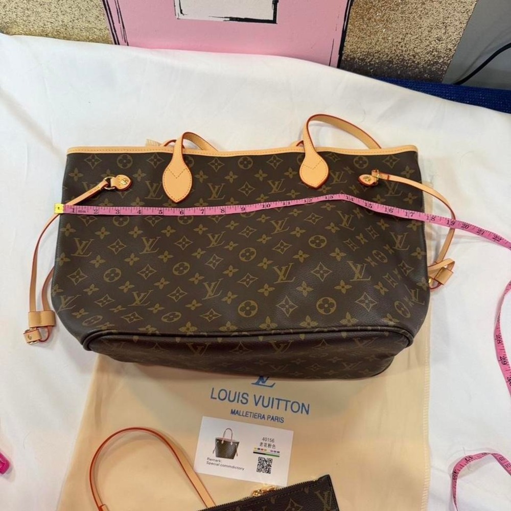 Monogram tote - Picture 7 of 8